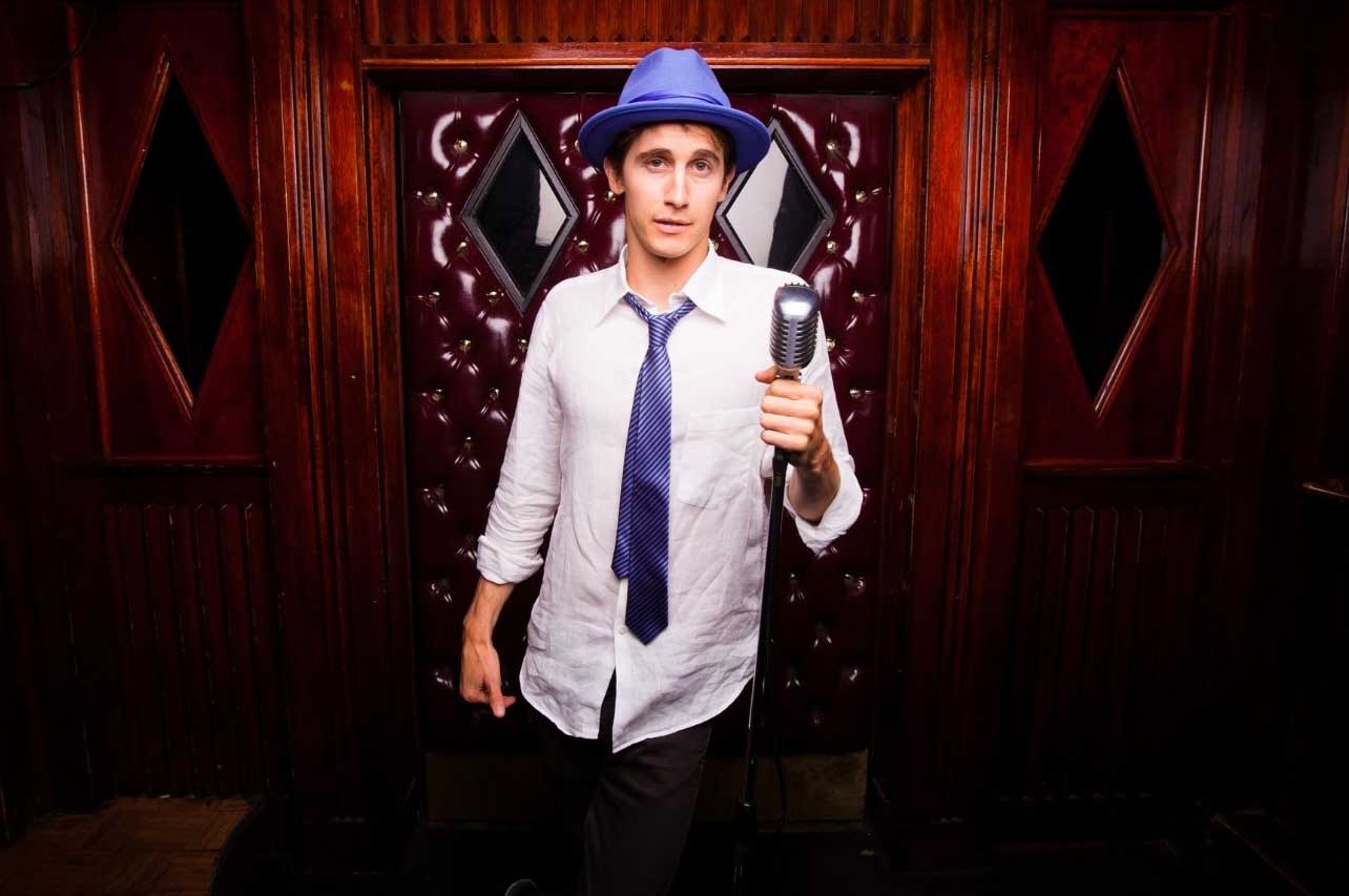 Stand up comedian by halbergman